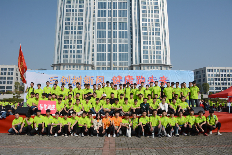 1541491290844045928.jpg DSC_8209.jpg